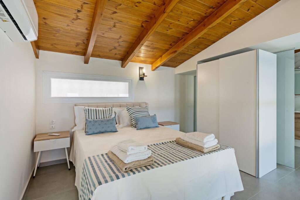 Sofia Suite, A Seafront Hideaway ! Panormos  Exterior photo