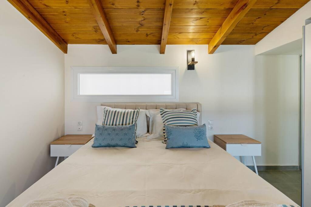 Sofia Suite, A Seafront Hideaway ! Panormos  Exterior photo